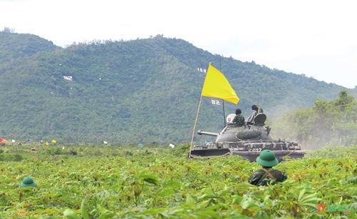 Diễn tập khu vực phòng thủ tỉnh Bình Định: 